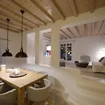 Villa Azurite With Heated Pool By Diles Psarrou