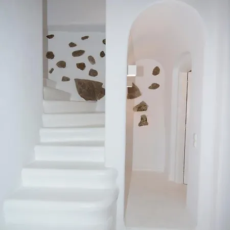 Azurite With Heated Pool By Diles