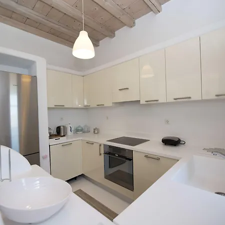 Azurite With Heated Pool By Diles *