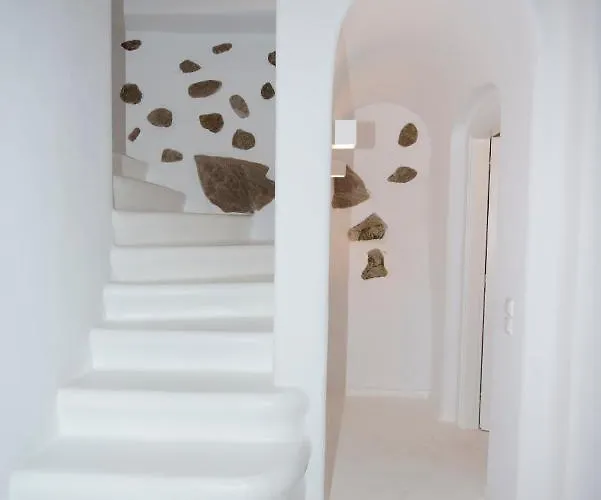 Azurite With Heated Pool By Diles