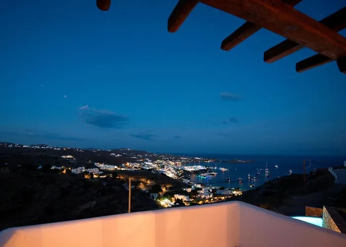 Azurite With Heated Pool By Diles فيلة