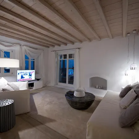 Вилла Azurite With Heated Pool By Diles