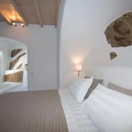 Villa Azurite With Heated Pool By Diles