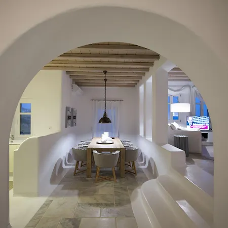 Вилла Azurite With Heated Pool By Diles Псароу