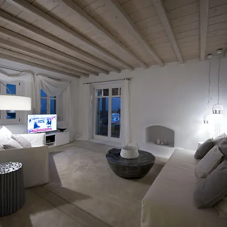 Вилла Azurite With Heated Pool By Diles *