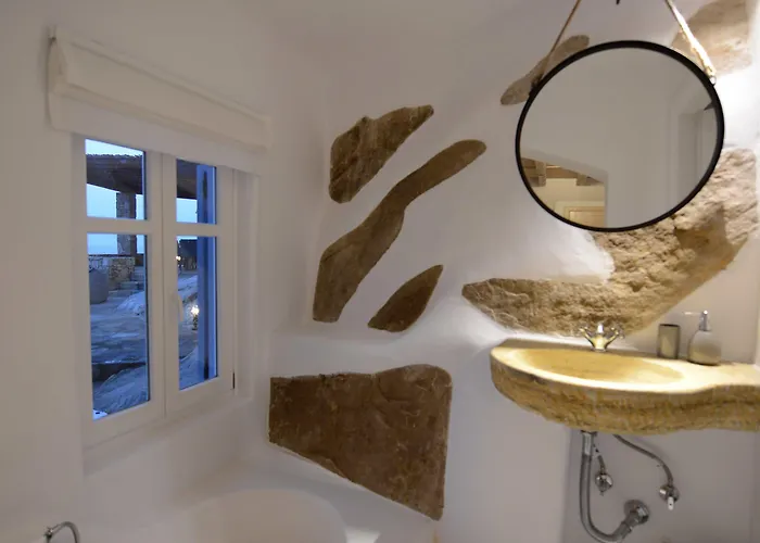 Azurite With Heated Pool By Diles 프사로우